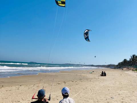 UW Kite Surf in Mui Ne